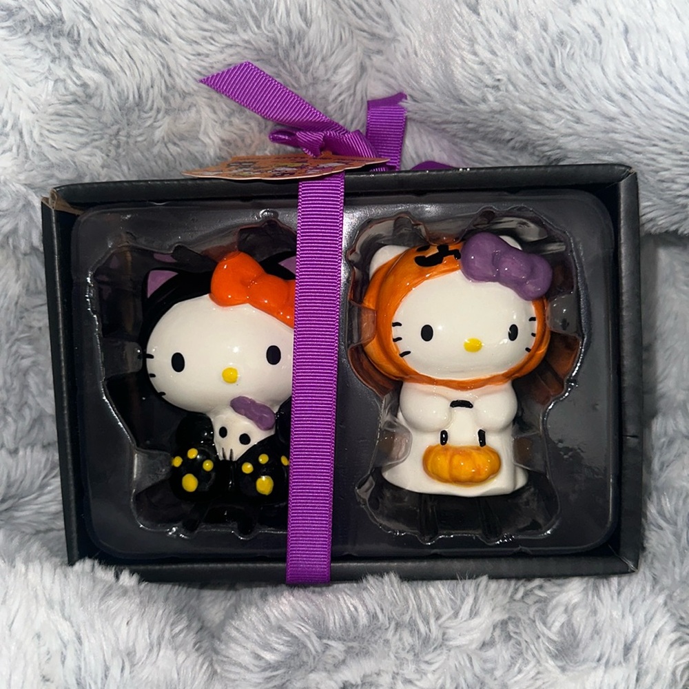 Hello Kitty Halloween Salt and Pepper Shaker Set
